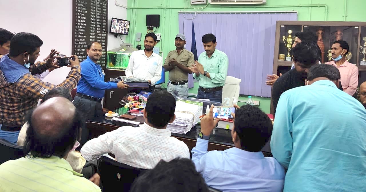 Farewell Ceremony of Sushovan Das, Cashier-cum-Store Keeper